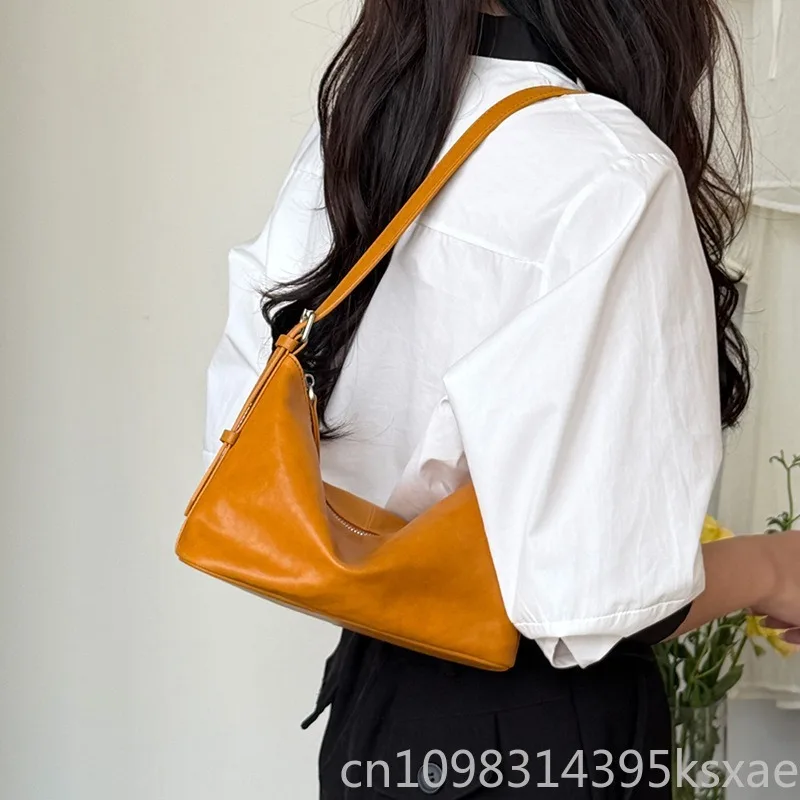 Borsa Hobo da Donna Vintage Morbida e Comoda in Vera Pelle, Multiuso, a Tracolla, a Spalla, da Viaggio - immagine 3