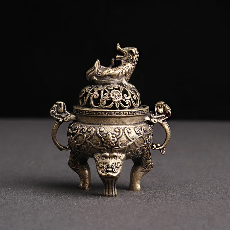 

Antique Brass Three Legs Qilin Head Lotus Ancient Beast Solid Copper Tea Desk Decor Censer Burner Mini Ornaments
