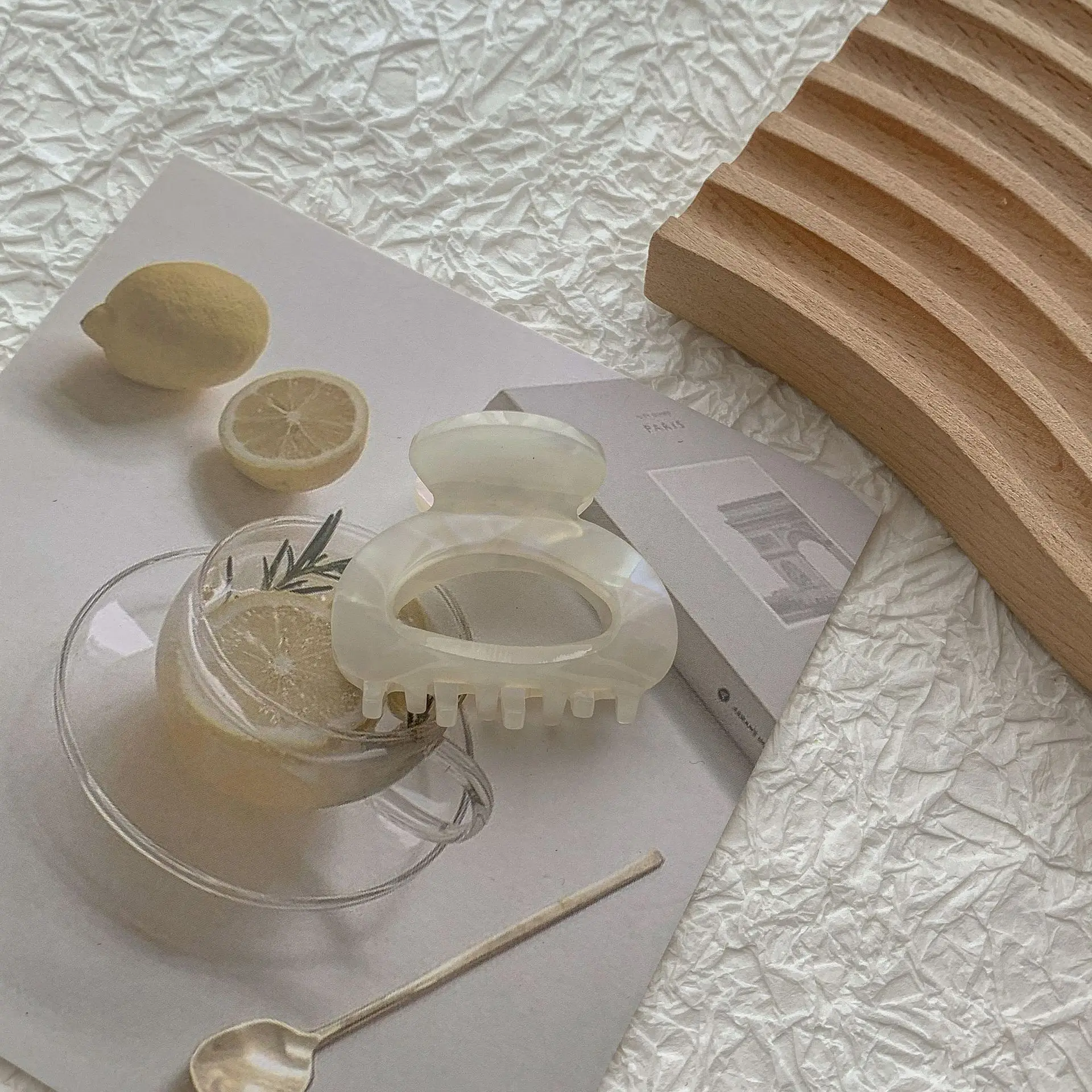 Elegant Small Hair Claw Clips 2