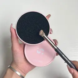 Compact and Durable Portable Makeup Brush Cleaner - Soft and Lightweight Cleaning Tool (Pink)