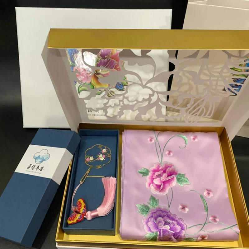 Шелковый шарф осень-зима длинная вышитая Цветочная Изысканная Маленькая шаль латунная ручная работа Набор закладок Подарочная коробка Новый китайский стиль Шелковый шарф осень-зима длинная вышитая Цветочная Изысканная Маленькая шаль латунная ручная работа Набор закладок Подарочная коробка Новый китайский стиль