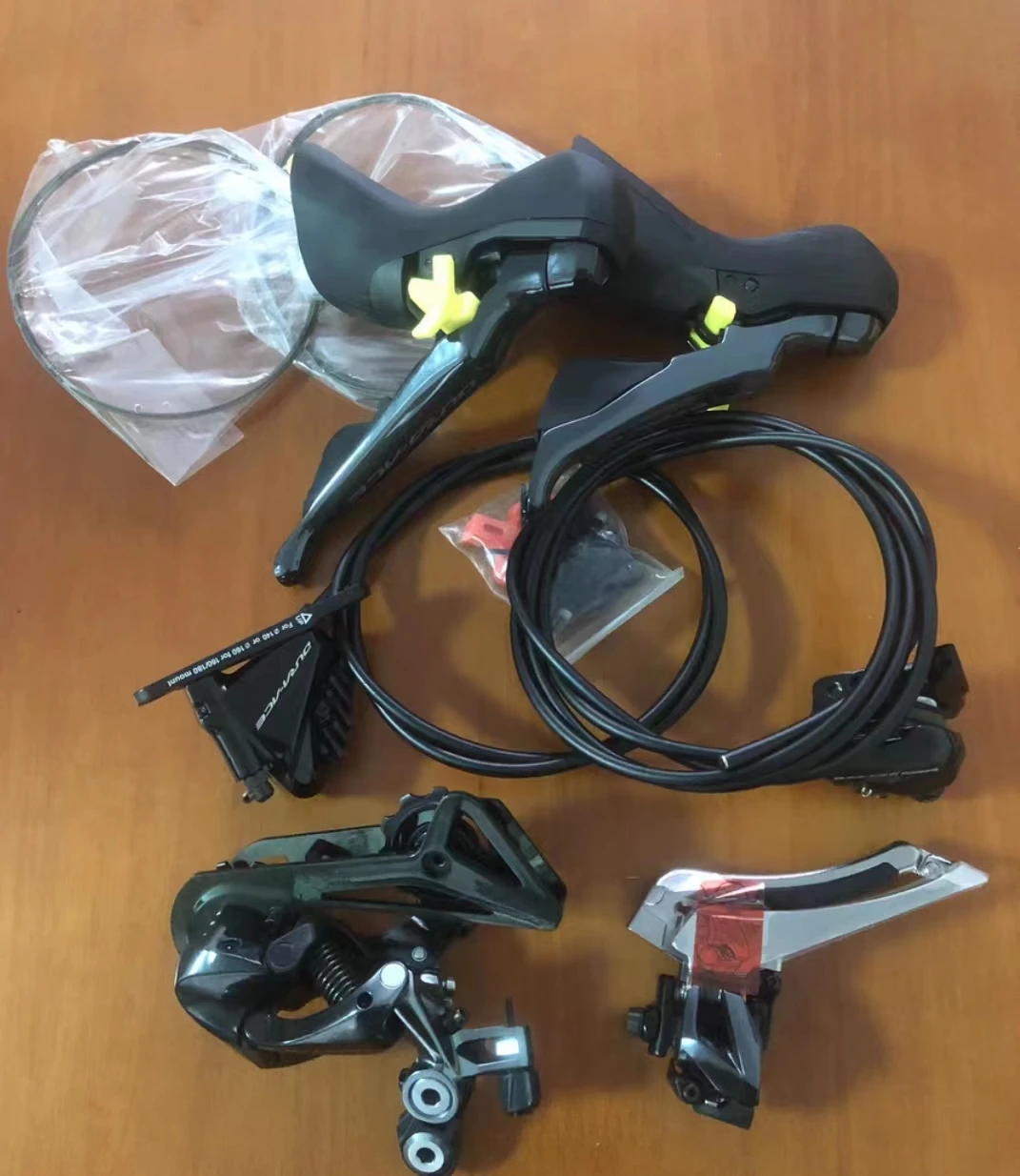 

Dura-Ace R9120 Hydraulic Disc shift Brake lever + R9100 front derailleur + R9100 rear derailleur 2*11S, R9170 Flat Mount