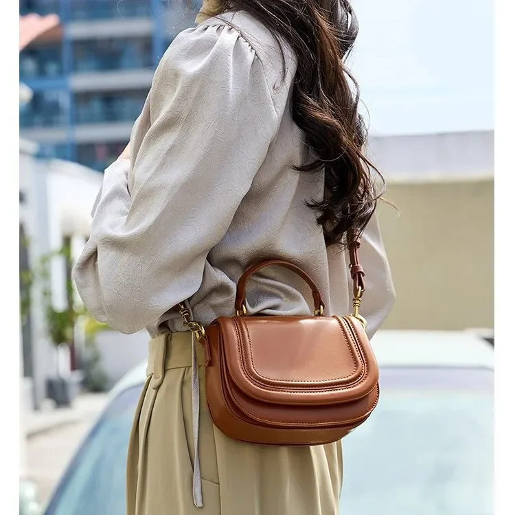 New Fashion Women's Shoulder Bag Classic Simple Solid Color Exquisite Crossbody Bag Leisure Commuter Clamshell Leather Bag