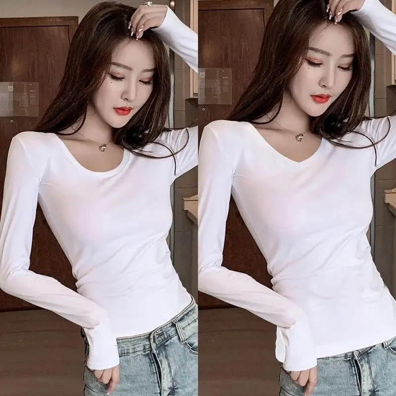 Round neck long sleeves white + v-neck long sleeves white [2 pieces]