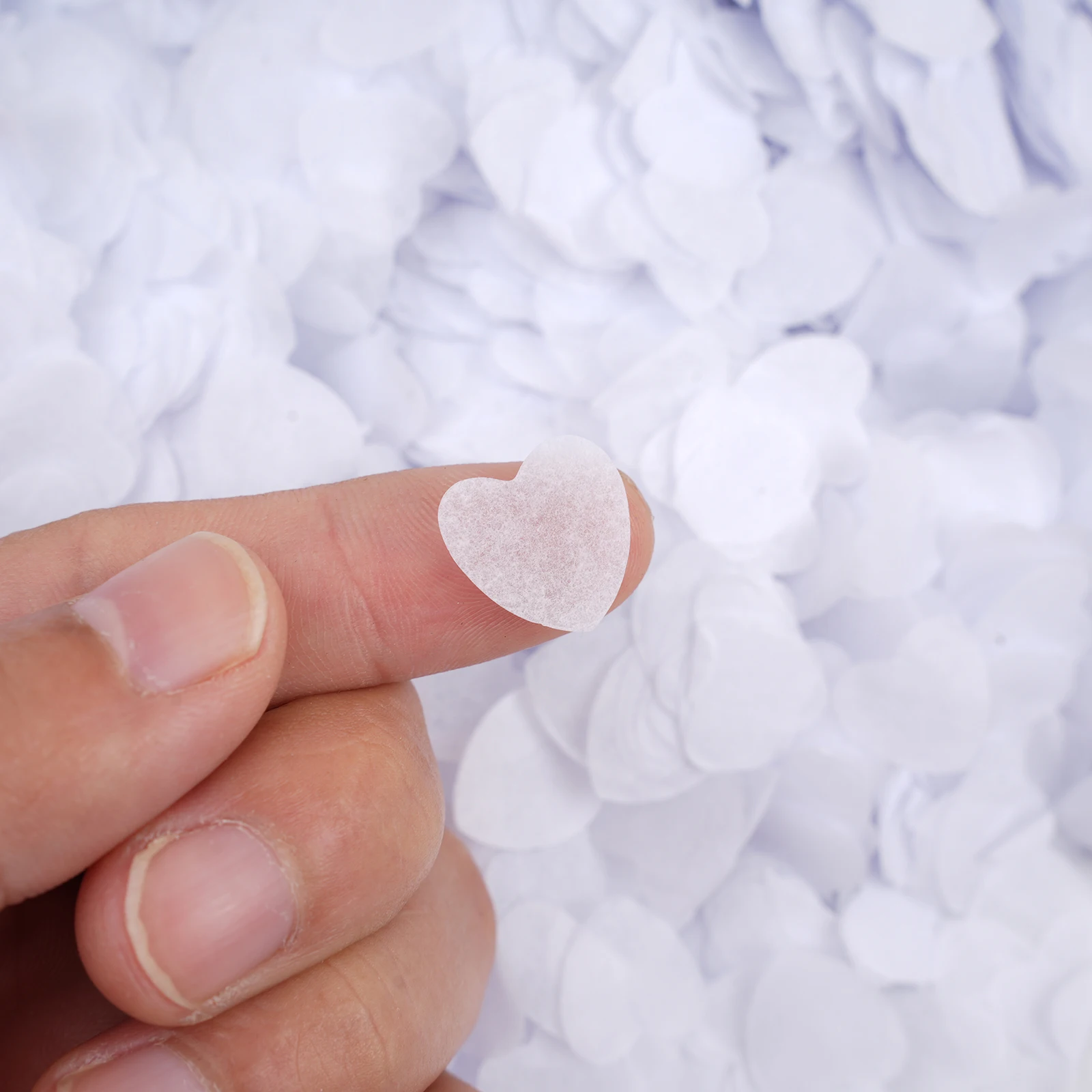 

10000pcs Tissue Paper Biodegradable White Heart Confetti Celebrations Birthday Party Wedding Throwing Supplies Table Decoration