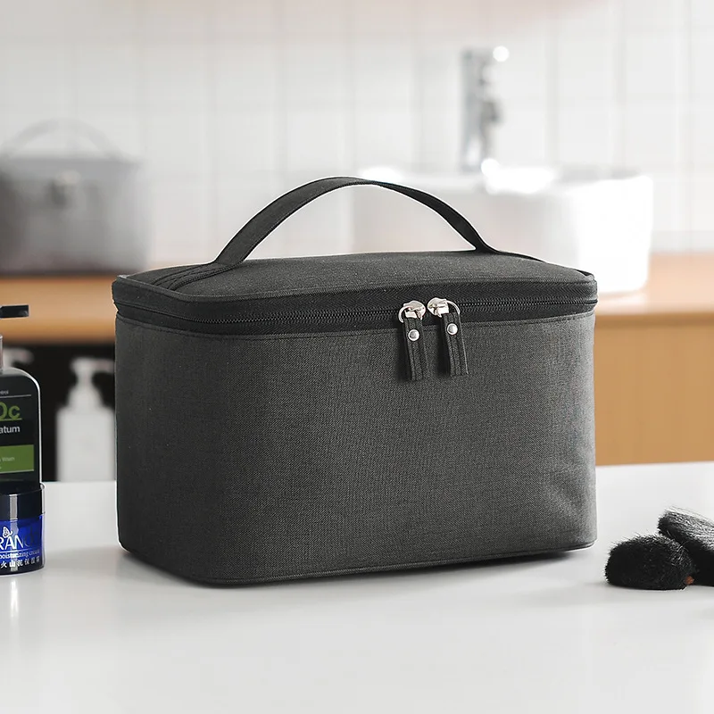 Рисунок 3 - Косметичка из кожи Оксфорд с двойной молнией