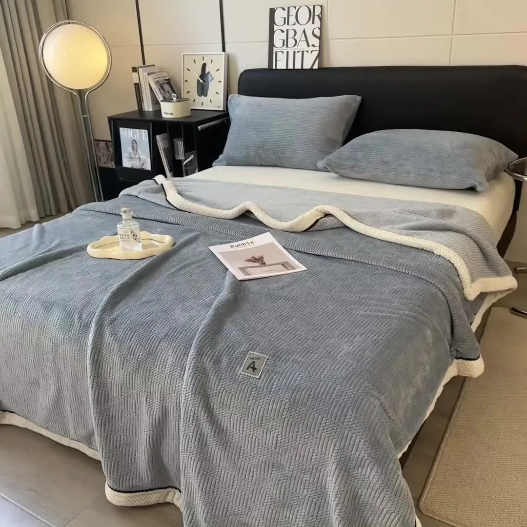 Теплое двустороннее одеяло из полиэстера/акрила 2024