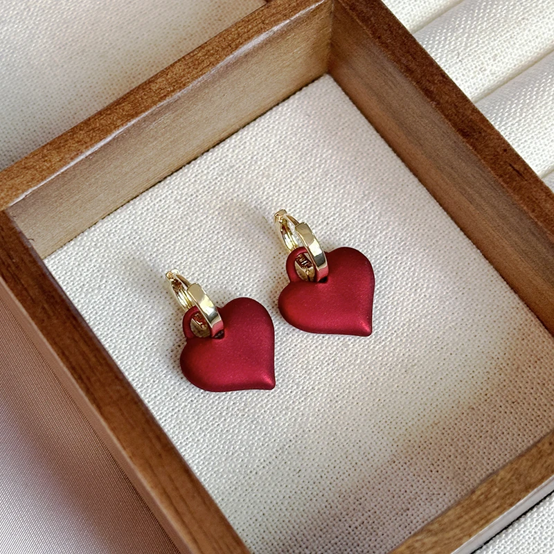 Sexy weinrote, mattierte, herzförmige Anhänger-Ohrringe für Damen, Modeschmuck, Geschenke zum Valentinstag, 2024, Mädchen-Accesso – Detail 4