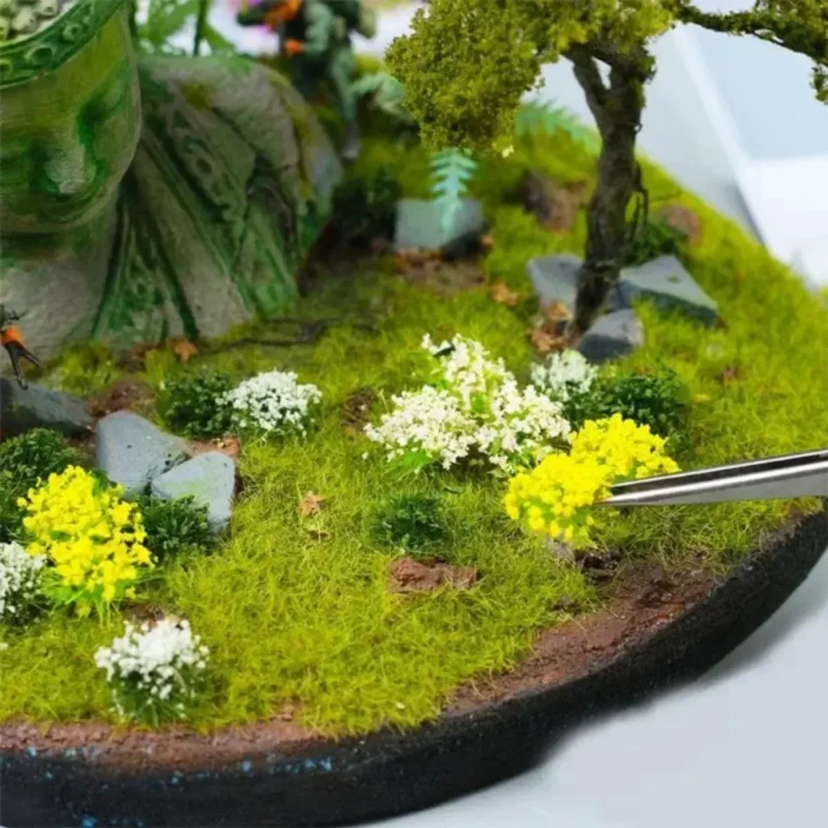 Vegetation Green Leaves Flower Clusters Simulation Grass Clusters Military Model Scene Train Sand Table DIY Materials 28Pcs/box artificial plants
