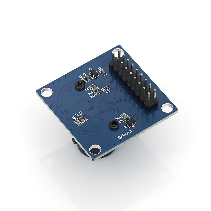 Module caméra OV7670 connecté à une carte Arduino Uno, prêt pour projets DIY de vision.