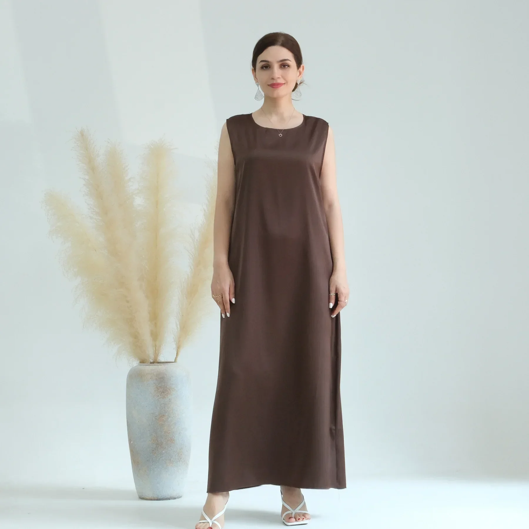 Under Abaya Satin Inner Dress Black White Sleeveless Muslim Dresses Inside Abayas for Women Dubai Turkey Islam Kaftan Hijab Robe
