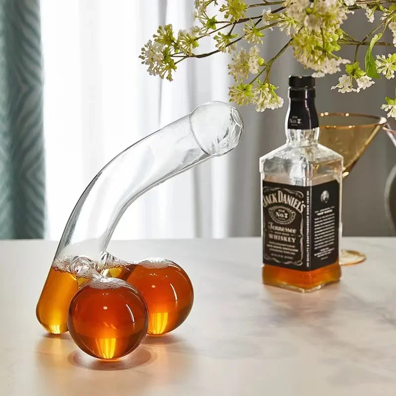 

650ml Unique Funny Whiskey Decanter Creative Glass Whisky Container Wine Decanter Bar Accessories Perfect Gift for Wine Lovers