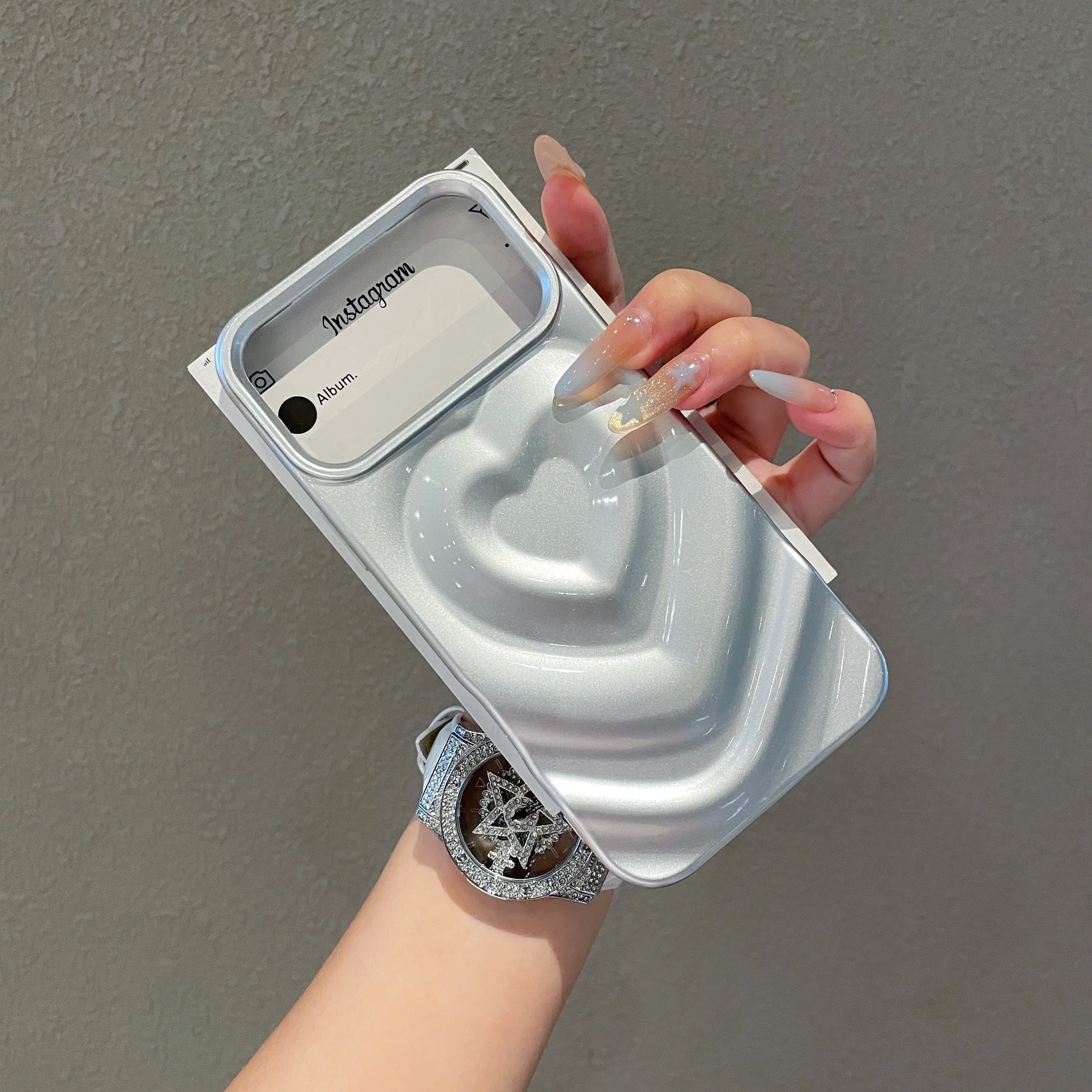 Glossy Love Heart Phone Case with 3D Wavy Pattern and Plating - Fashionable Shockproof Cover