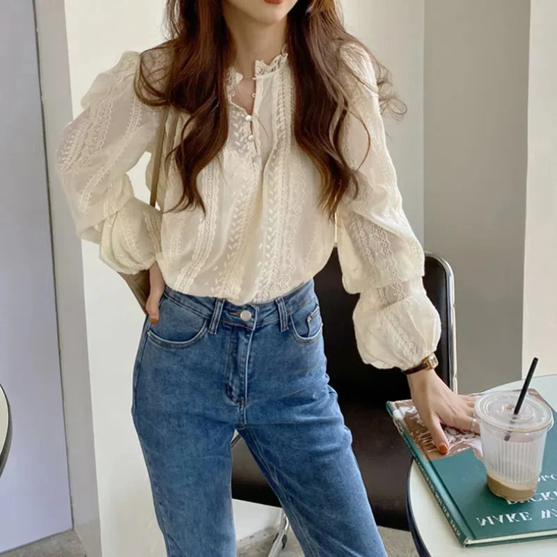 New Spring and Autumn Fashion Women's Shirt Stylish and Beautiful Lace Long Sleeved Top 187