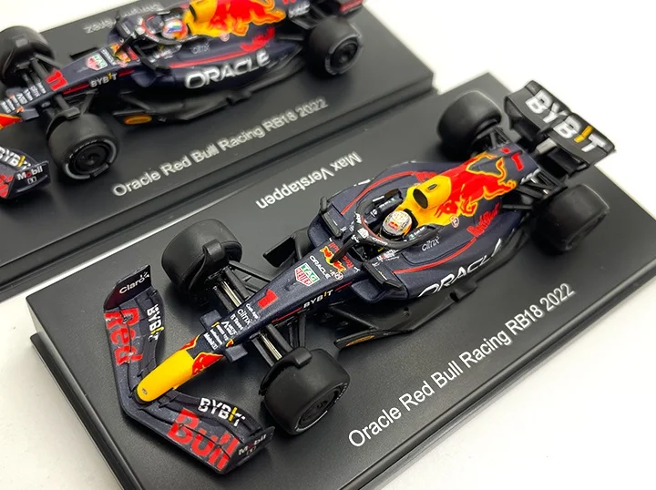 F1 1:64 Scale モデルカー No.1 ワールドチャンピオン