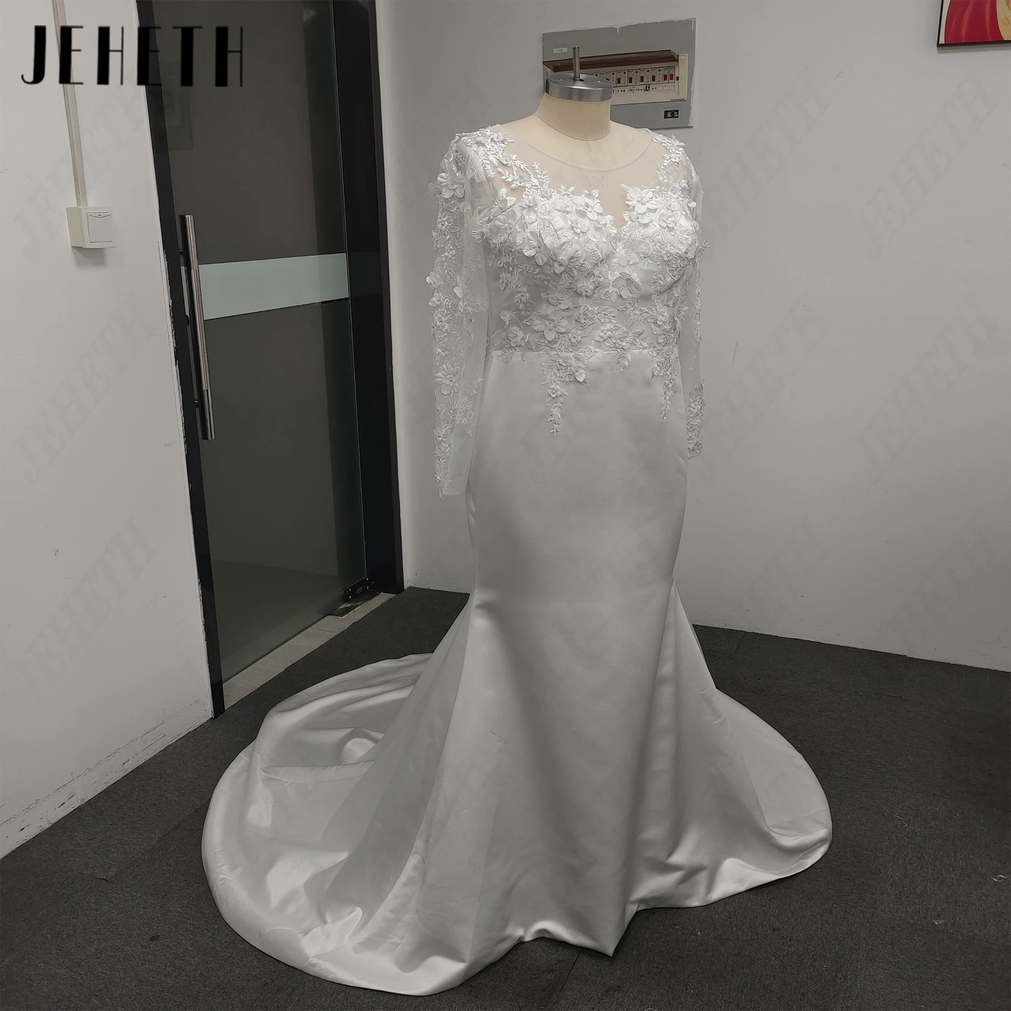 JEHETH Mermaid Scoop Wedding Dresses Plus Size Satin Full Sleeves Bridal Gowns Simple Appliques Exquisite Lace Customized