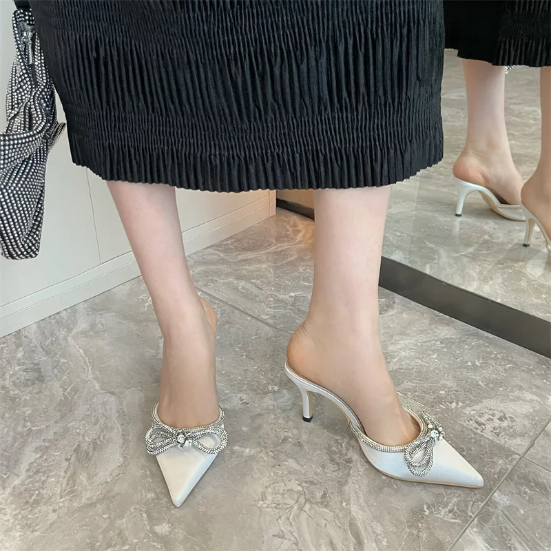 

2023 Summer New Women's Fashion Pointed Satin Surface Rhinestone Bow Fine With High Heel Slippers Banquet Wedding Shoes