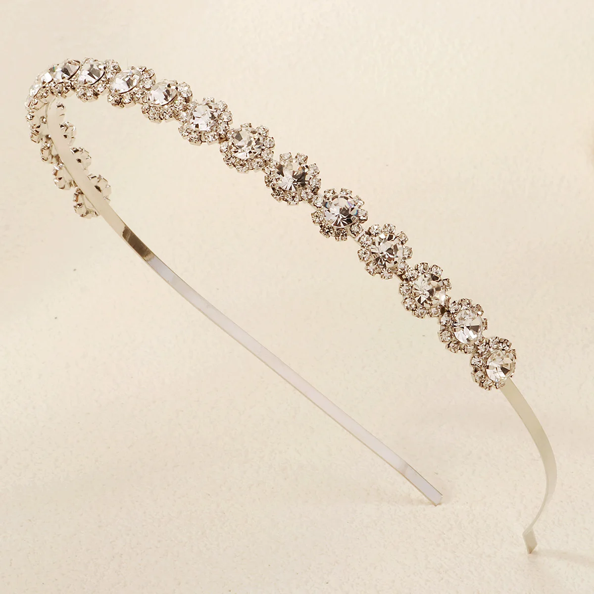 Funkelndes Strass-Stirnband, modische Mädchen-Tiara, Haarschmuck, täglicher Schmuck, Kopfschmuck, einfache Haarkrone – Detail 12