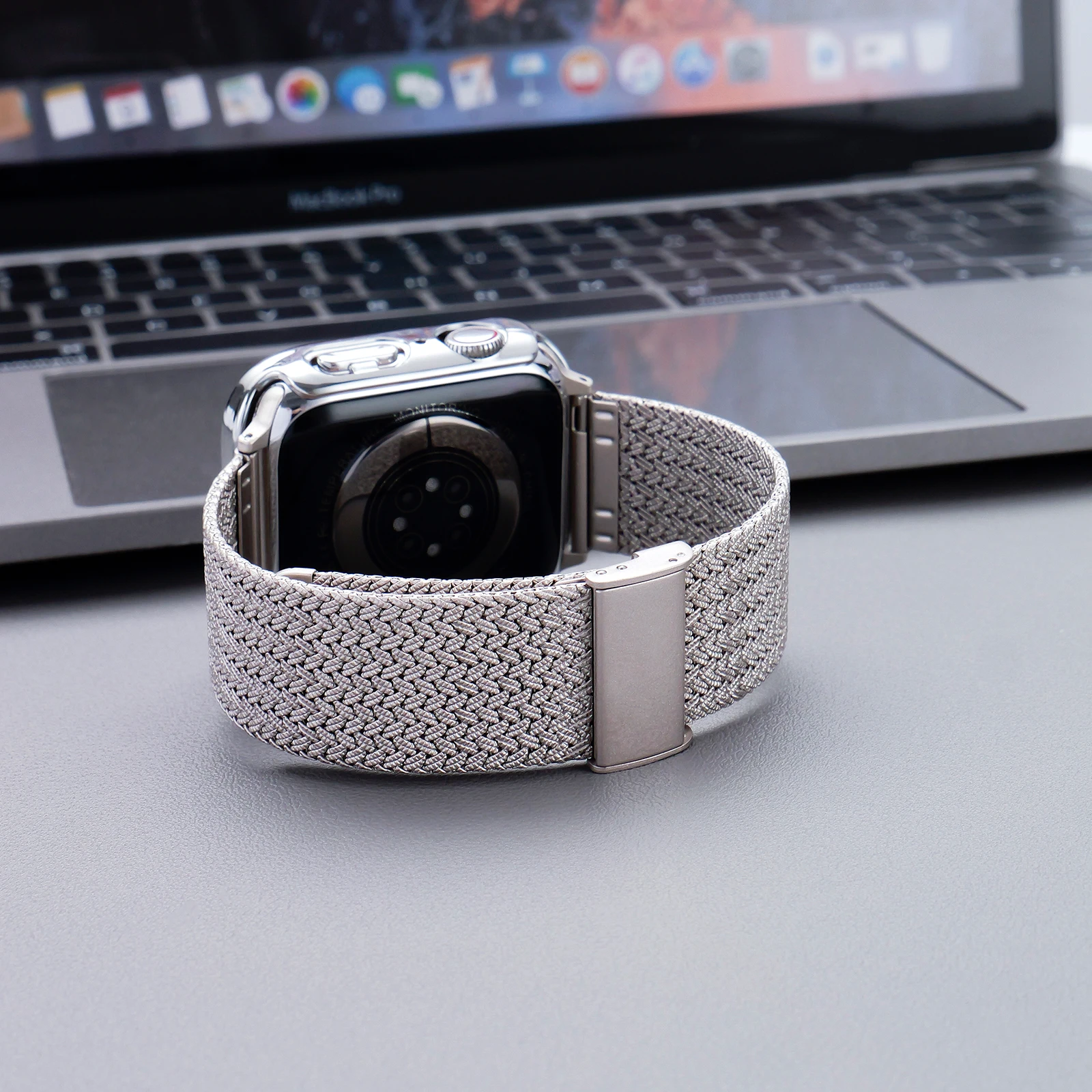 Premium Metal Bracelet Strap for Apple Watch - Sleek and Stylish Watchband for Men