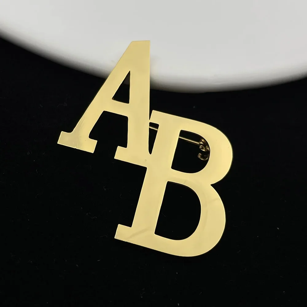 

High End Customized Letter Couple Stainless Steel Brooch Women and Men Luxury Jewelry Customized Name for Valentine's Day Gift