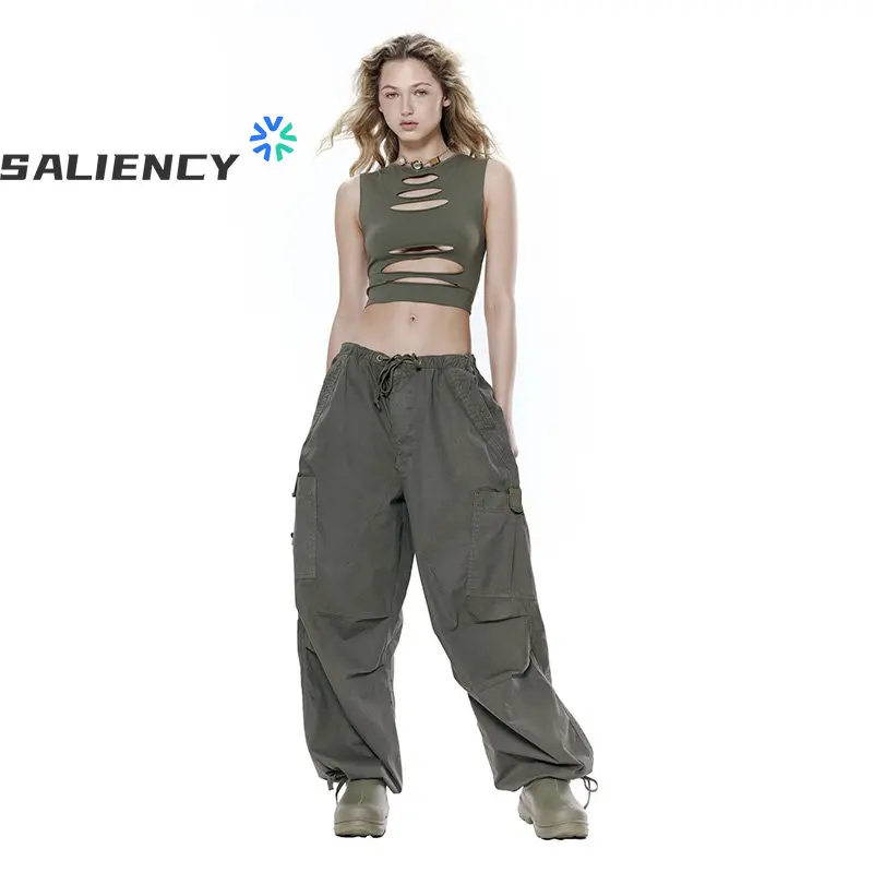 

Прямые тонкие брюки в стиле ретро со звездой и карманом на поясе