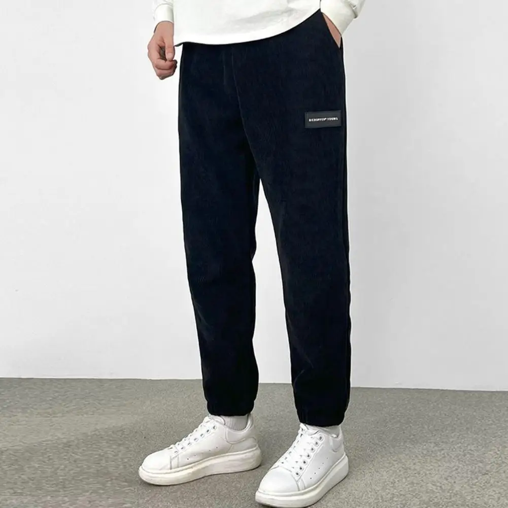 Рисунок 2 - Мужские брюки со средней посадкой