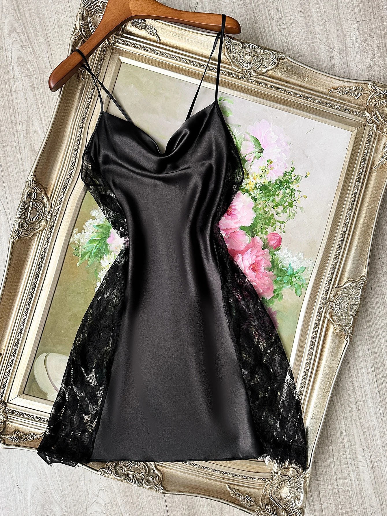 New style Women's Lace Splicing Nightdress Sexy Fashion Pajamas Simple And Comfortable Suitable For Parties And At Home