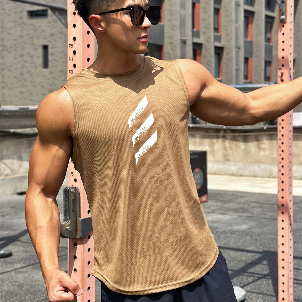 Summer New Trend Quick Dry Bodybuilding Tank Top Men  Fitness Sleeveless Shirt Male Casual Singlet Vest Summer Training Clothing