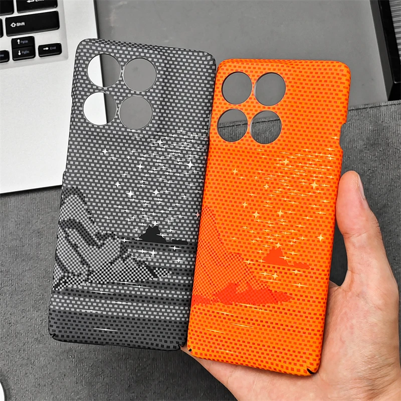 Magnetic Carbon Fiber Striped Lightweight Hard Case with Magsafe Compatibility