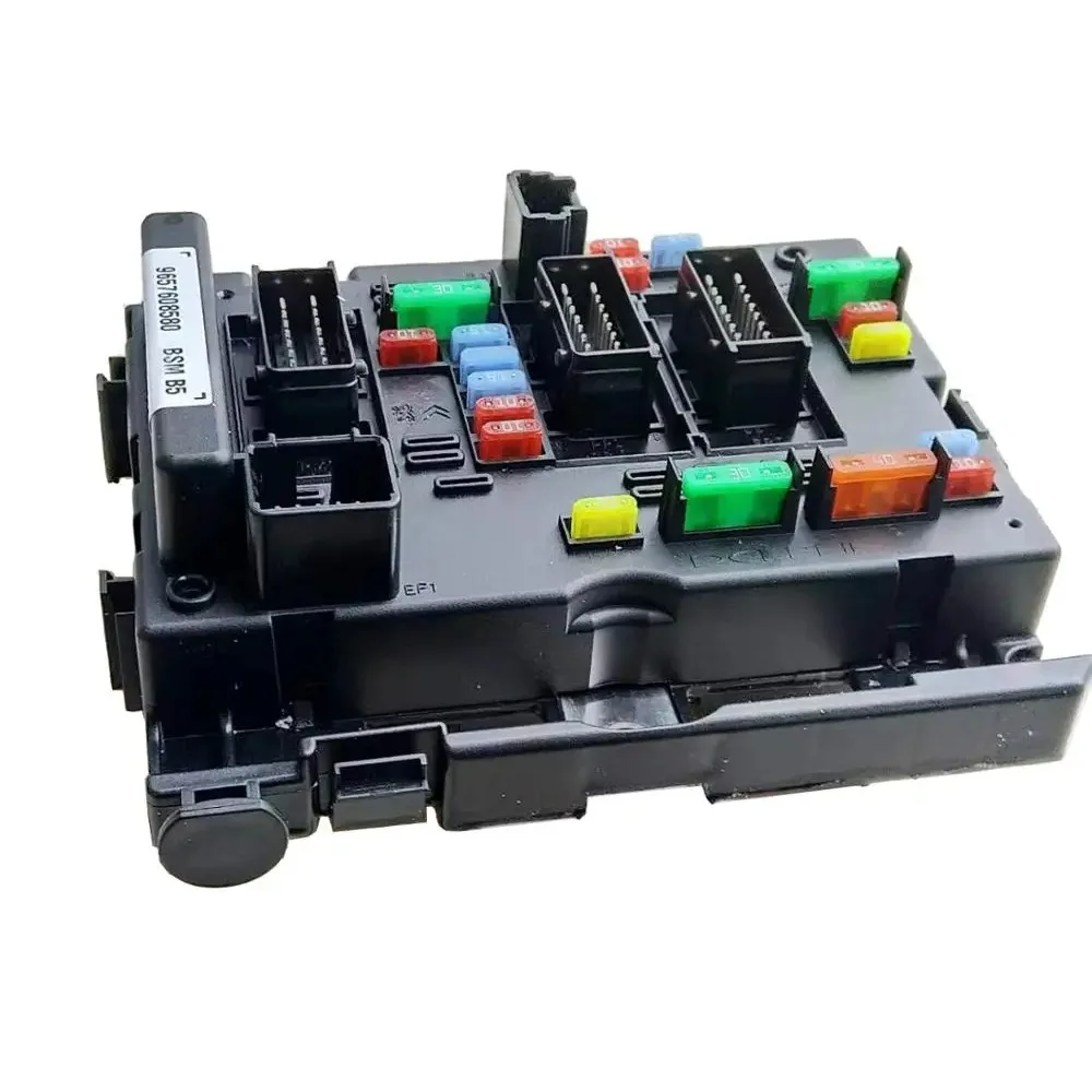 

ENGINE FUSE BOX 6500Y1 6500 Y1 6500.Y1 9657608580 BSM B5 Used for Peugeot 206 307 Citroen C2 C5 Fusible Auto Clocks