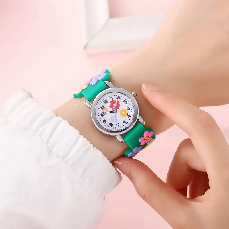 Cartoon flower pattern watch