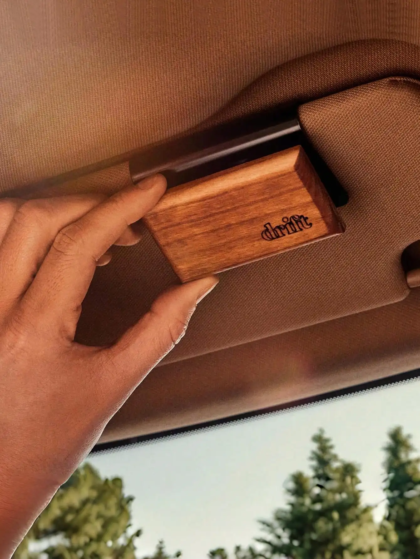 Diffuseur d'air magnétique pour voiture Drift – Diffuseur de parfum à grain de bois, fixation discrète sur pare-soleil, parfum longue durée, support de parfum pour voiture
