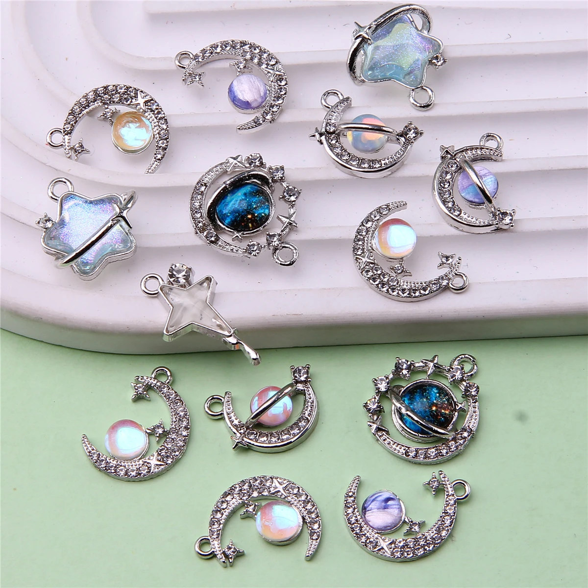6 Stück Kristall Planet Stern Mond Charms Anhänger für Halsketten Armbänder Ohrringe Handarbeit DIY Handwerk Schmuckherstellung Erkenntnisse