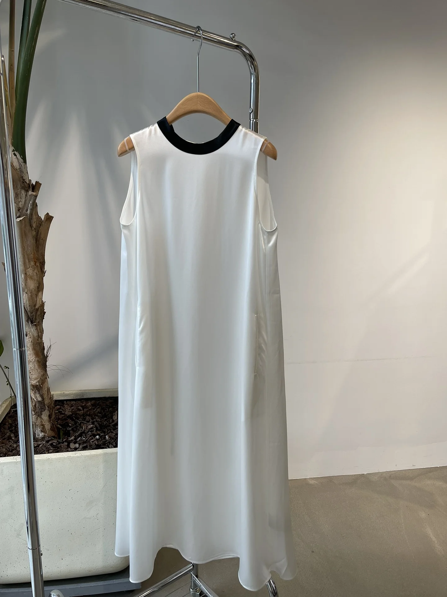 

The body feels silky and comfortable on the summer dress