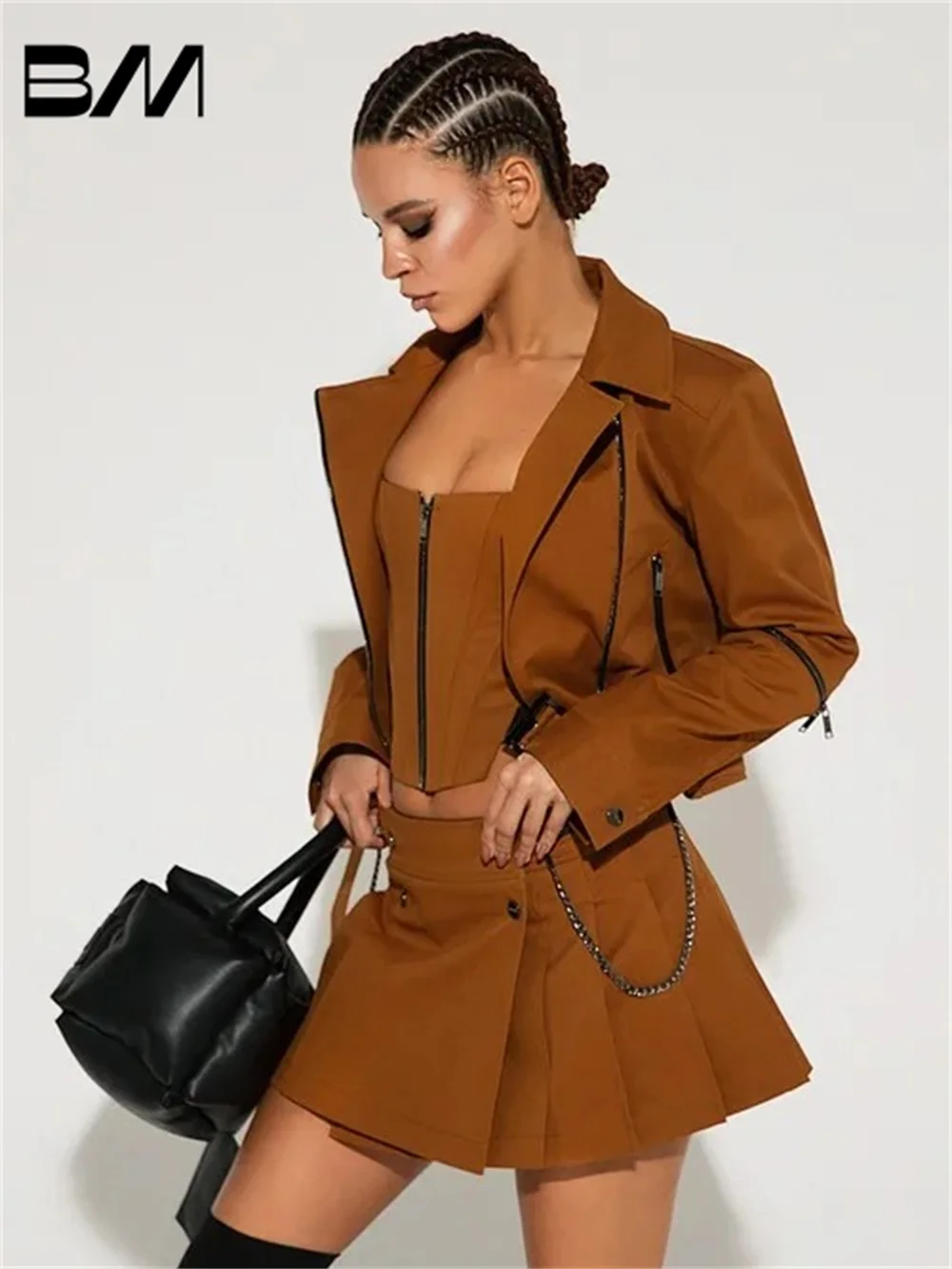 Рисунок 3 - Модный женский костюм из 3 предметов 2024