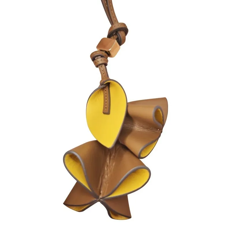 Handmade Floral Cowhide Leather Bag Charm – Versatile Pleated Flower Decoration