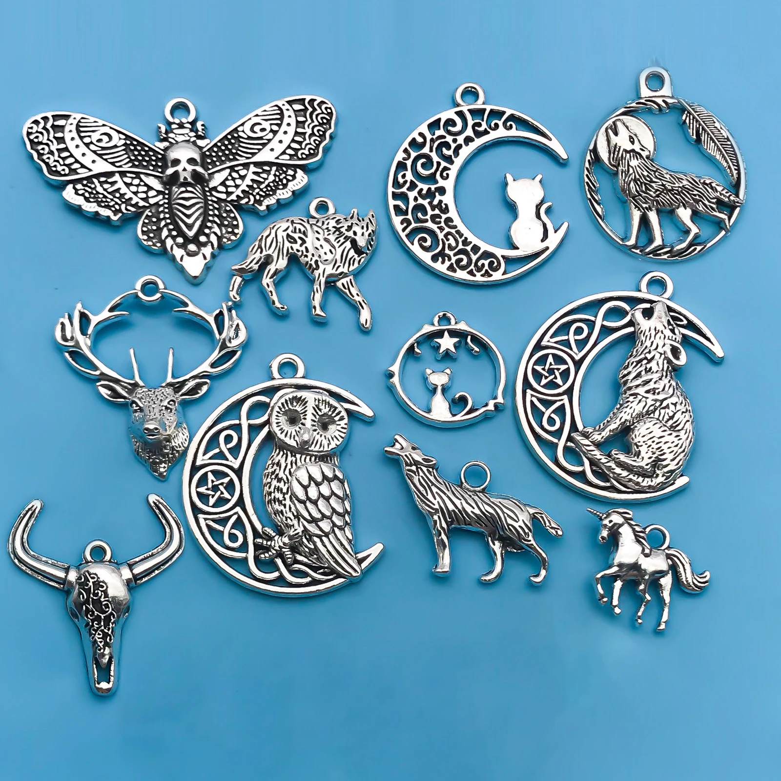 Cornette de Saint Cyr : Hermès Paris. Manchette Calèche en argent 925 °/°°. Hermès Paris