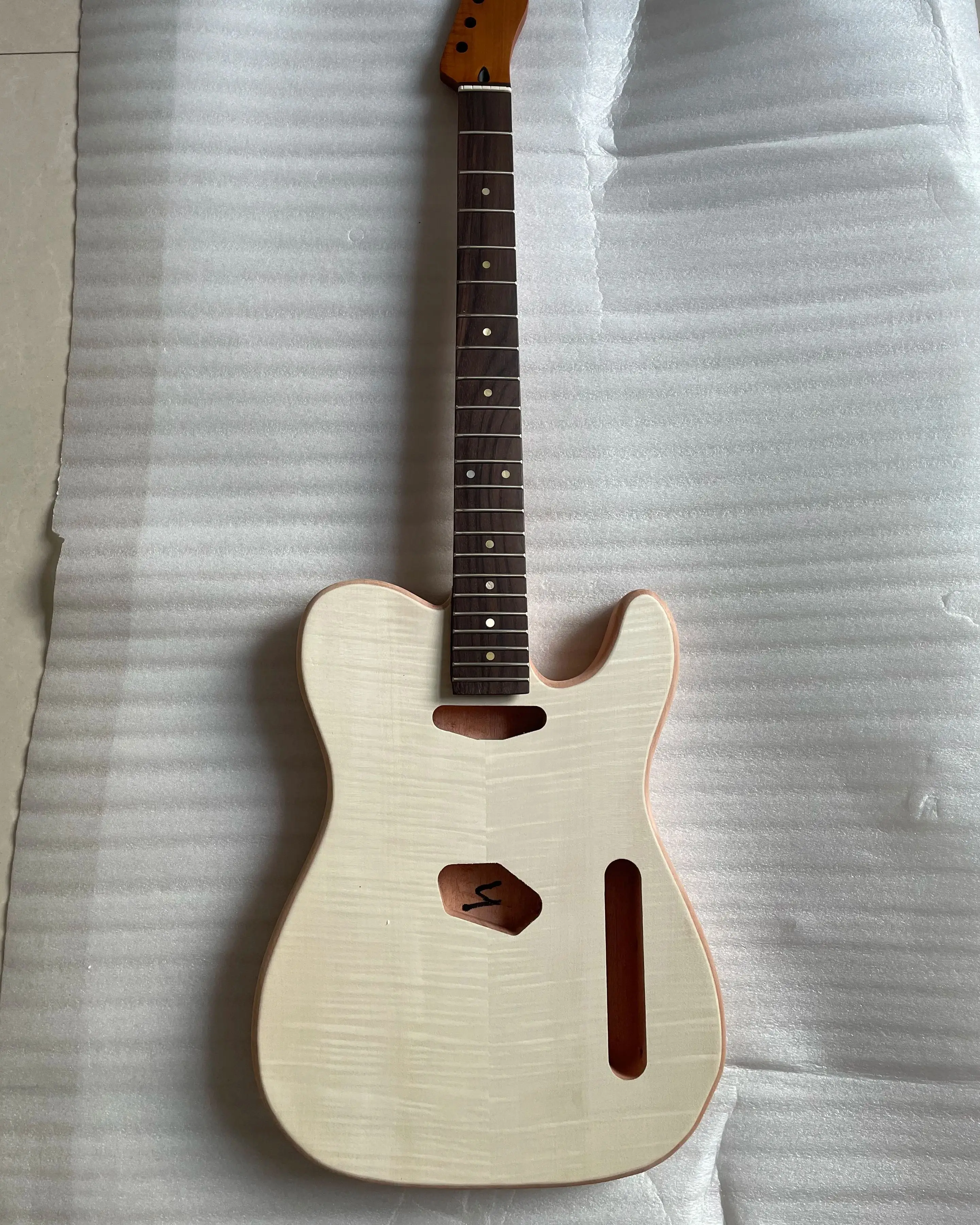 

Newest unfinished roast flme maple guitar neck&body 1p mahogany wood flame maple veneer TL electric guitar kit parts high level