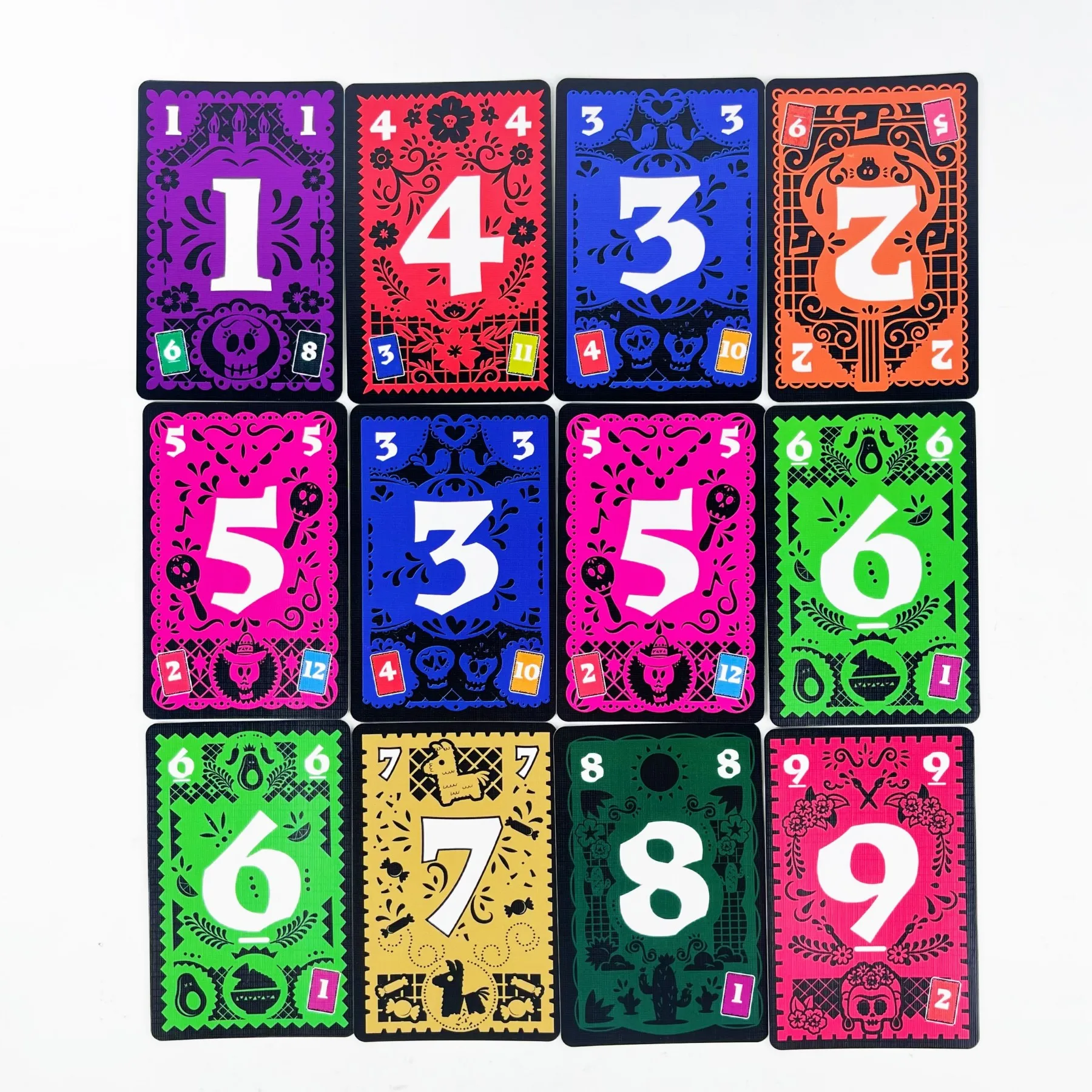 트리오 | 카드 게임 | 7세 이상 | 3-6명의 플레이어 | 15분 재생 시간