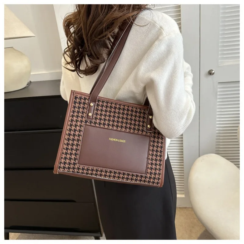 Large Capacity Women's Shoulder Bag New Trendy Fashion Shoulder Bag Texture Checkered Handheld Western Tote Female Shoulder Bag