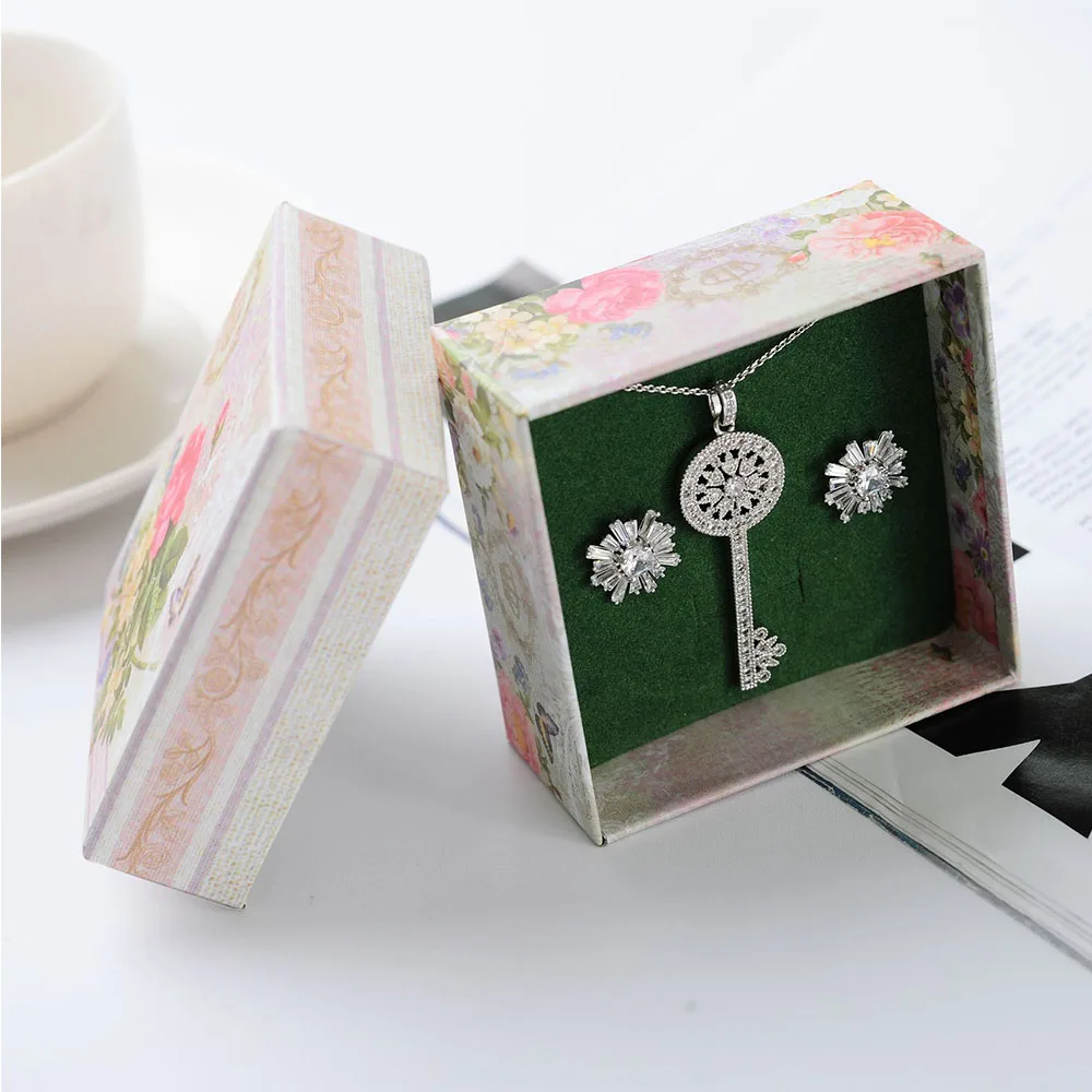 12/24 Lot Fashion Jewelry Paper Gift Boxes 7.5x7.5x3.5cm with Flower Pattern Sponge Container Ring Earrings Necklace Display