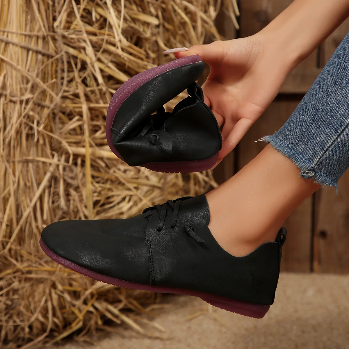 New Women's Flat Shoes Fashion Round Toe Flats Lightweight Lace-up Single Shoes Outdoor Casual Shoes 2025 New