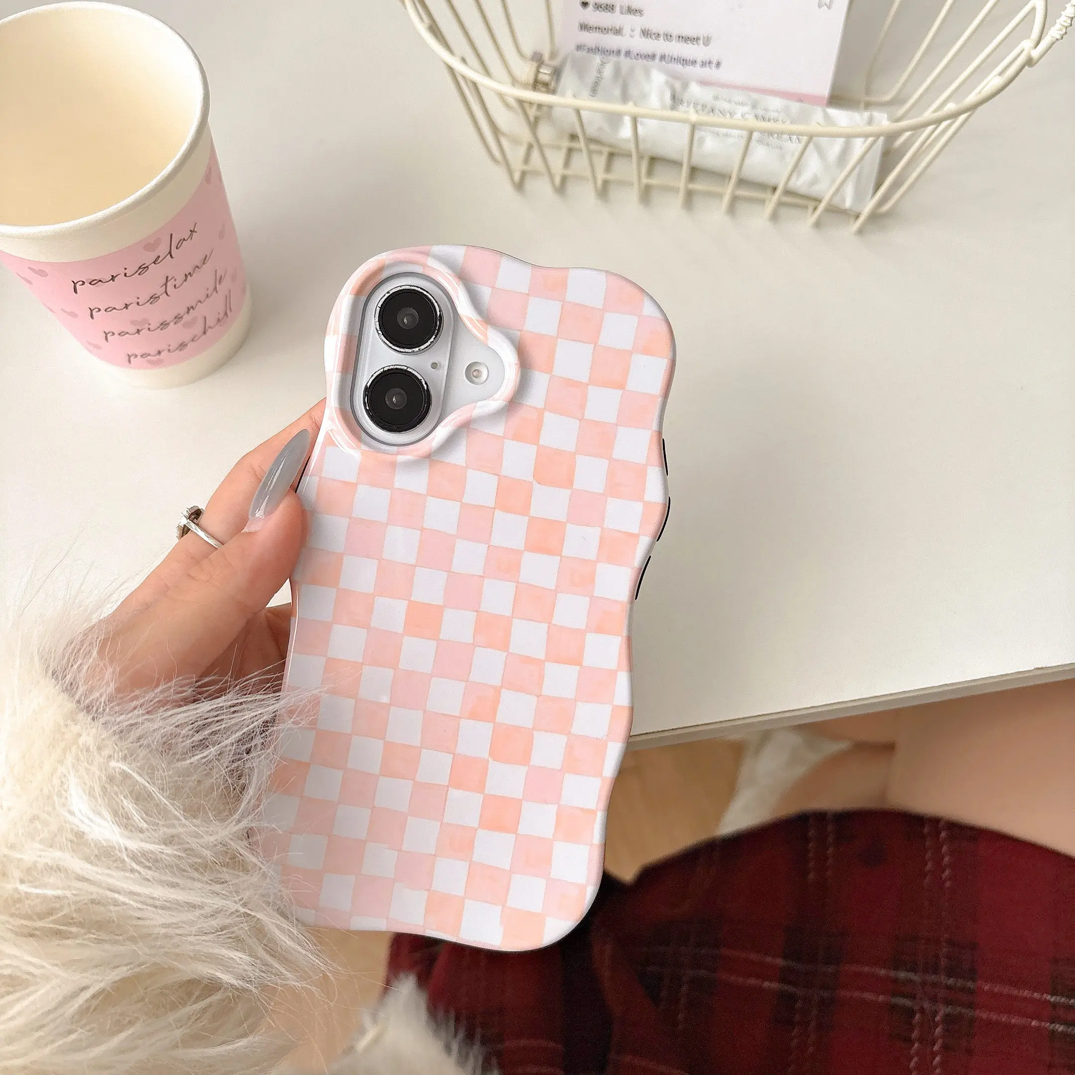Grid Glossy 2-in-1 TPU+PC Phone Case with Wave Edges and Comfortable Touch - Hard Slim Back Cover Shell