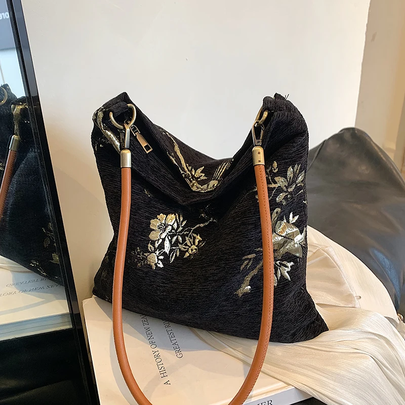 

Женская сумка-мешок с вышивкой, Новинка лета 2024, шелковая Наплечная Сумка в китайском стиле