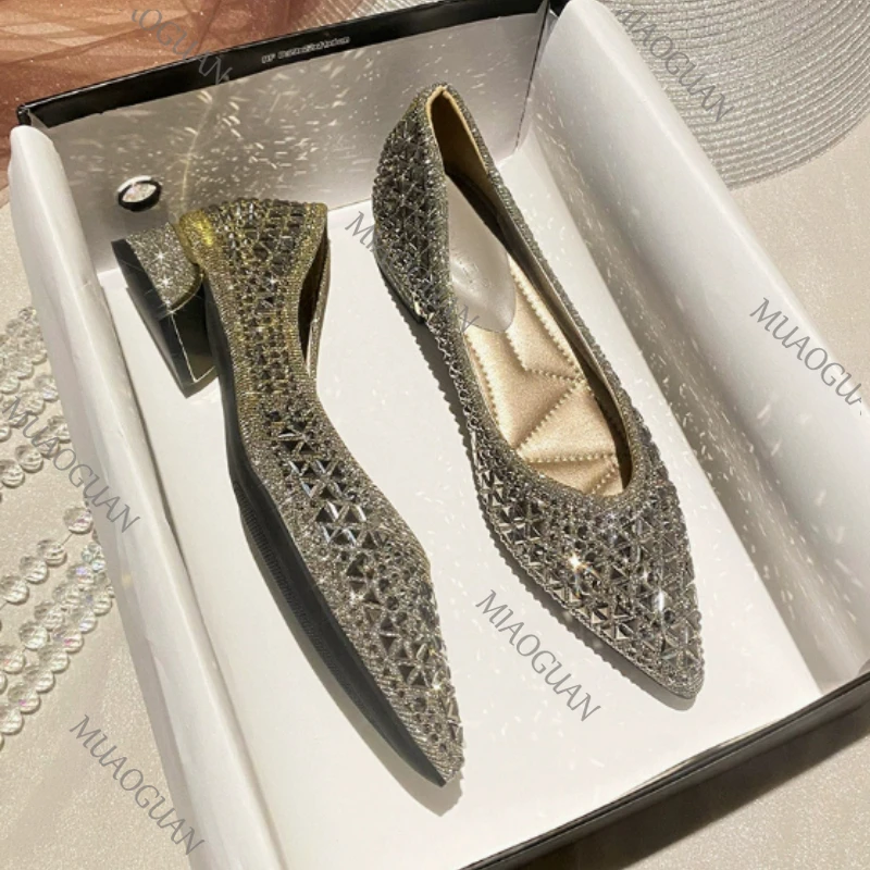 Women's Pointed Toe Chunky Heel Pumps With Rhinestones And Beads_voghion.com
