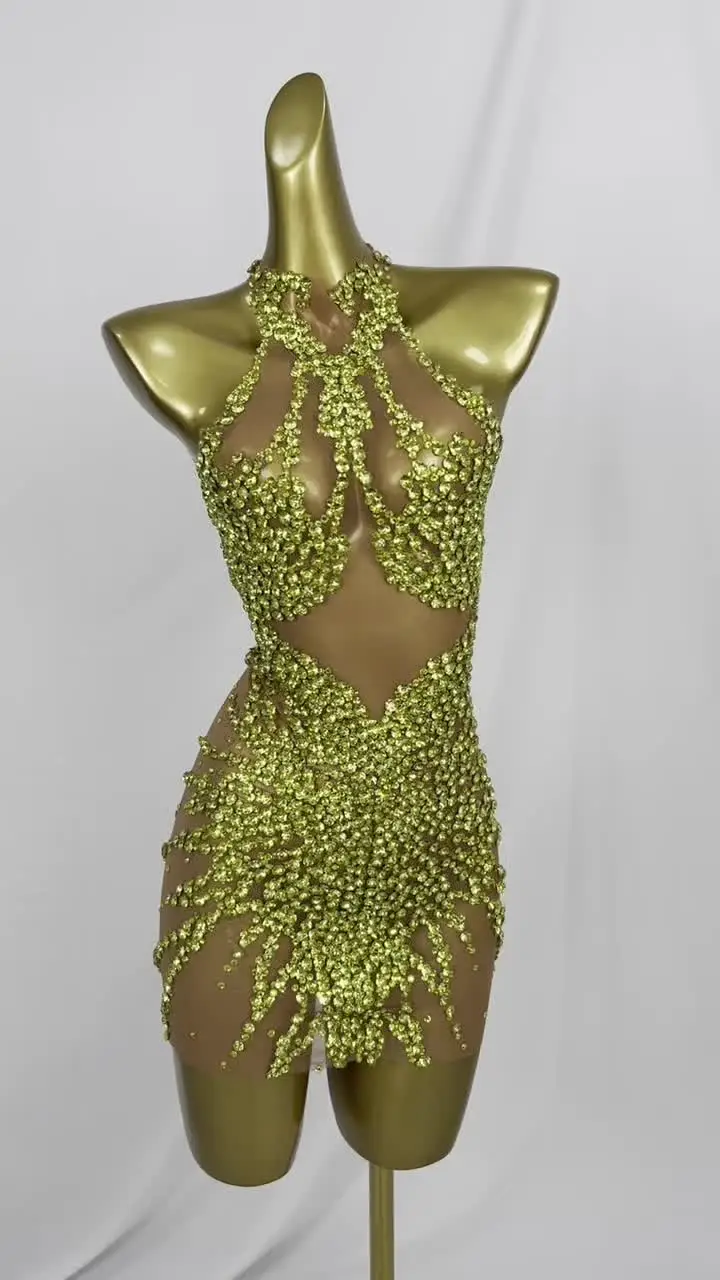 Платье Christia Bella из полиэстера серебристого цвета