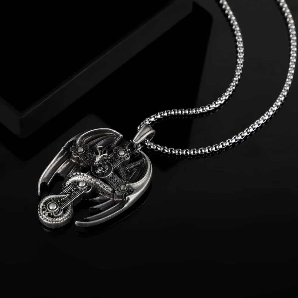 2022 Fashion Trend Titanium Steel Skull Necklaces Personality Street Hip Hop Flying Dragon Pendant Necklace For Men And Women
