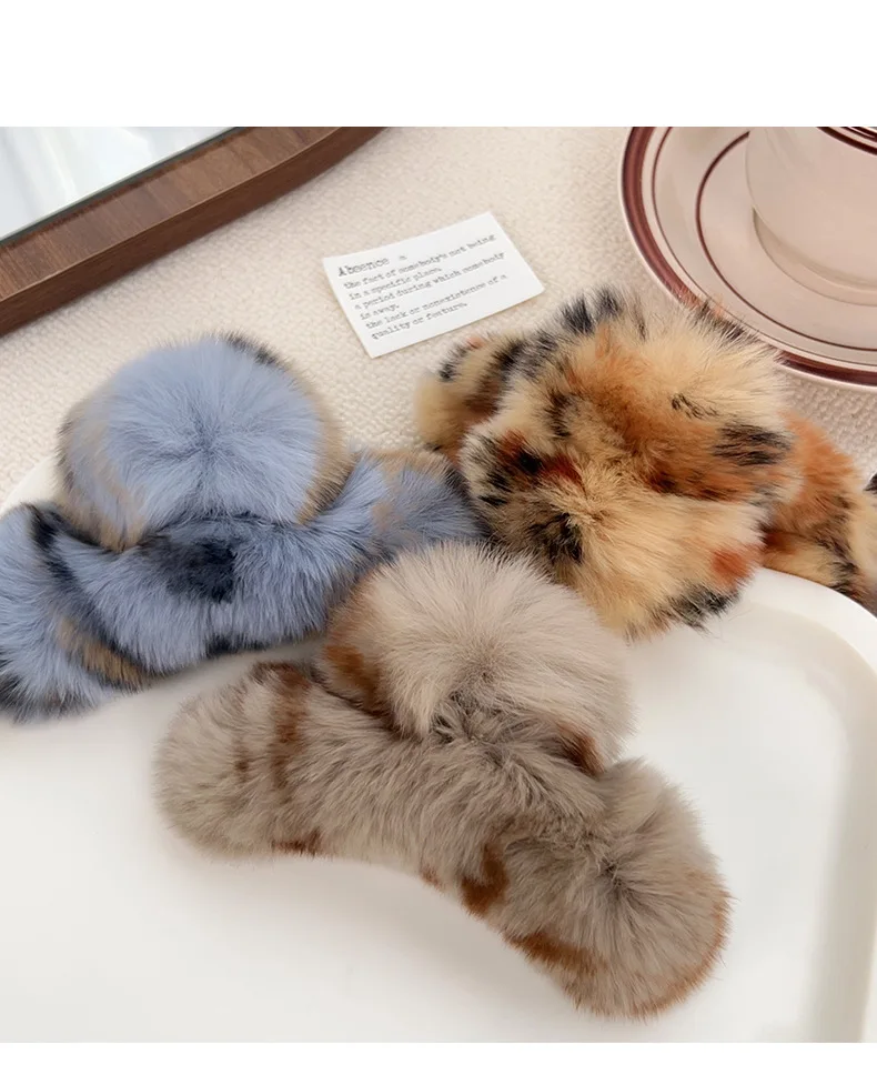 Luxury Large Plush Otter Rabbit Hair Claw Clip for Women, Elegant Fuzzy Chunky Hair Clip, Big Volume Bun Maker Shark Clip