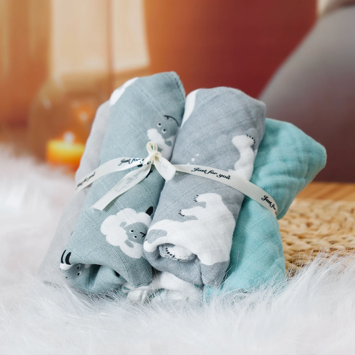 Elinfant 5PCS Bamboo Washcloths ,Cozy Bamboo Muslin Washcloths,Face Towel Burp Cloth,Soft Muslin Bibs,Towel Set Wash Cloth Wipes