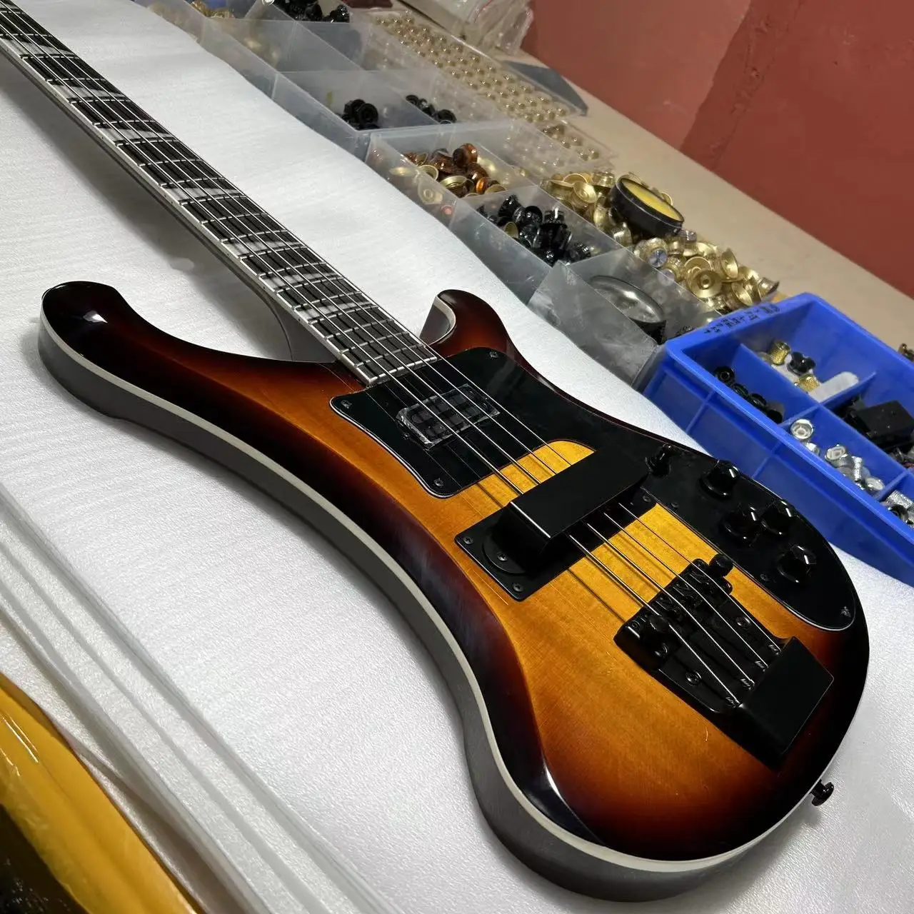 Rickenbacker 4003 Chitarra Elettrica, Basso, Corpo In Tiglio, Colore Vintage Sunburst, Tastiera In Palissandro, Nave Libera Гитара